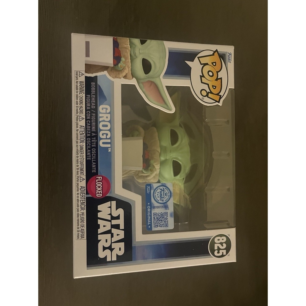 Funko POP! Special Edition Star Wars- Mandalorian Grogu Bobblehead #825 FLOCKED